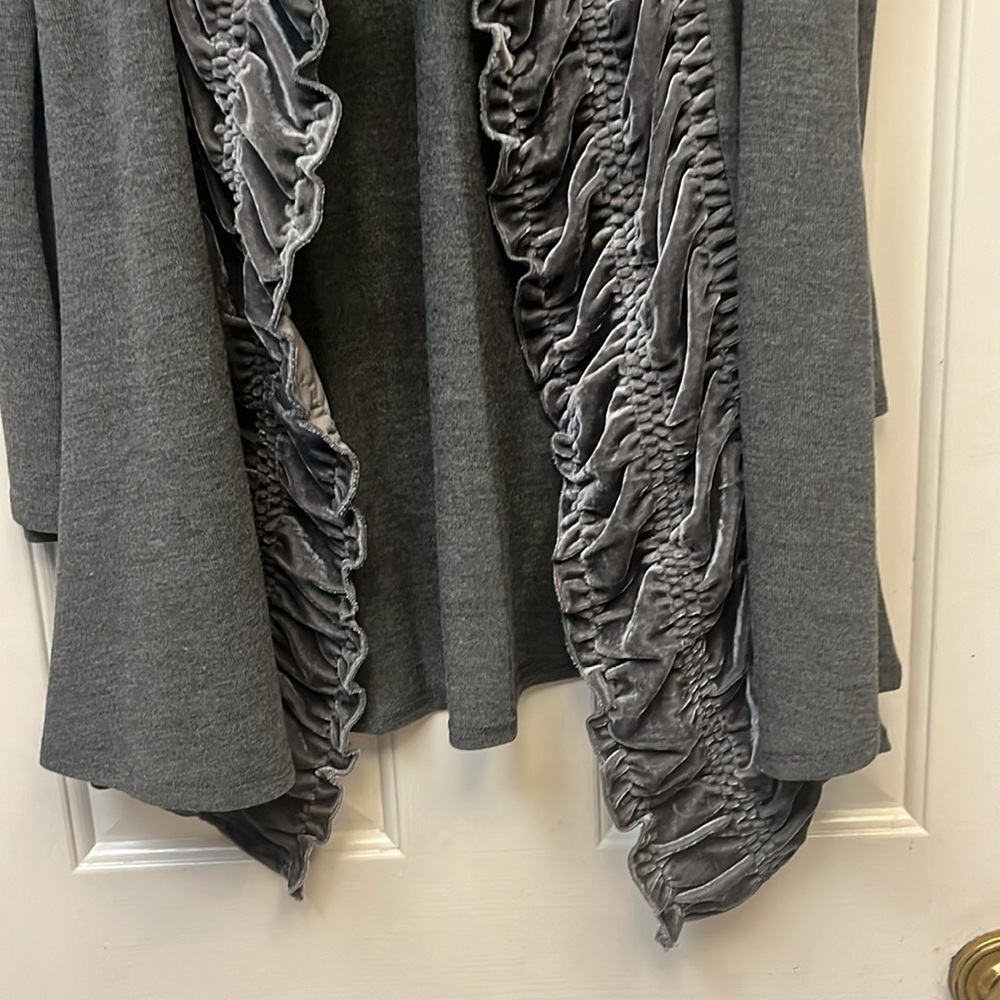 Women’s Gray Ruffled Front Cardigan - Picture 4 of 12